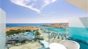 Tasia Maris Sands Beach hotel