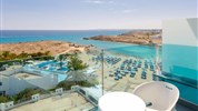 Tasia Maris Sands Beach hotel