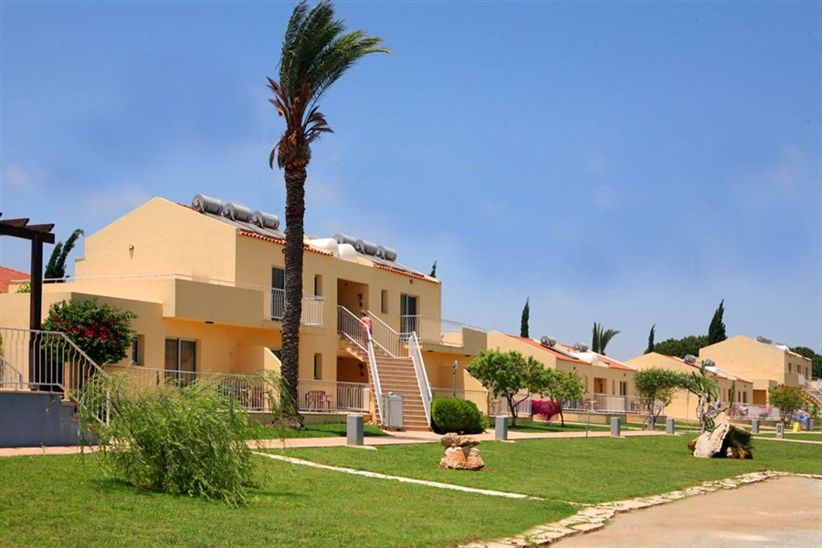 MAKRONISOS HOLIDAY VILLAGE